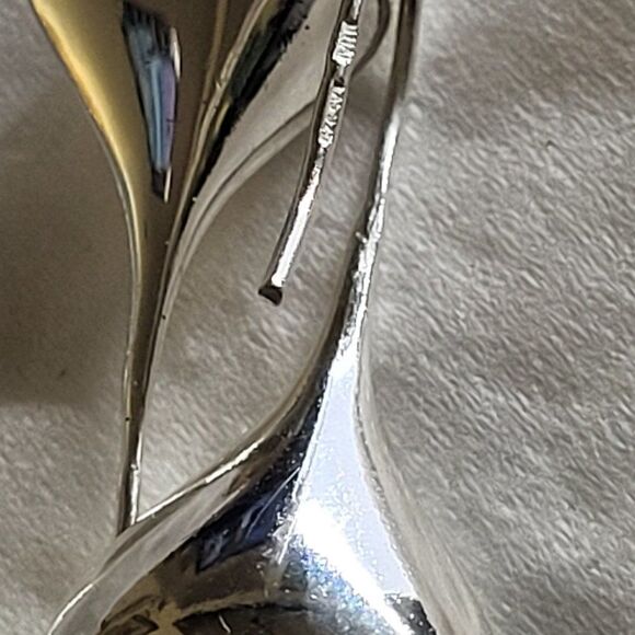 Objex Fashion, New, Shiny Polished Lotus Teardrop Earrings in .925 Silver - Picture 5 of 5